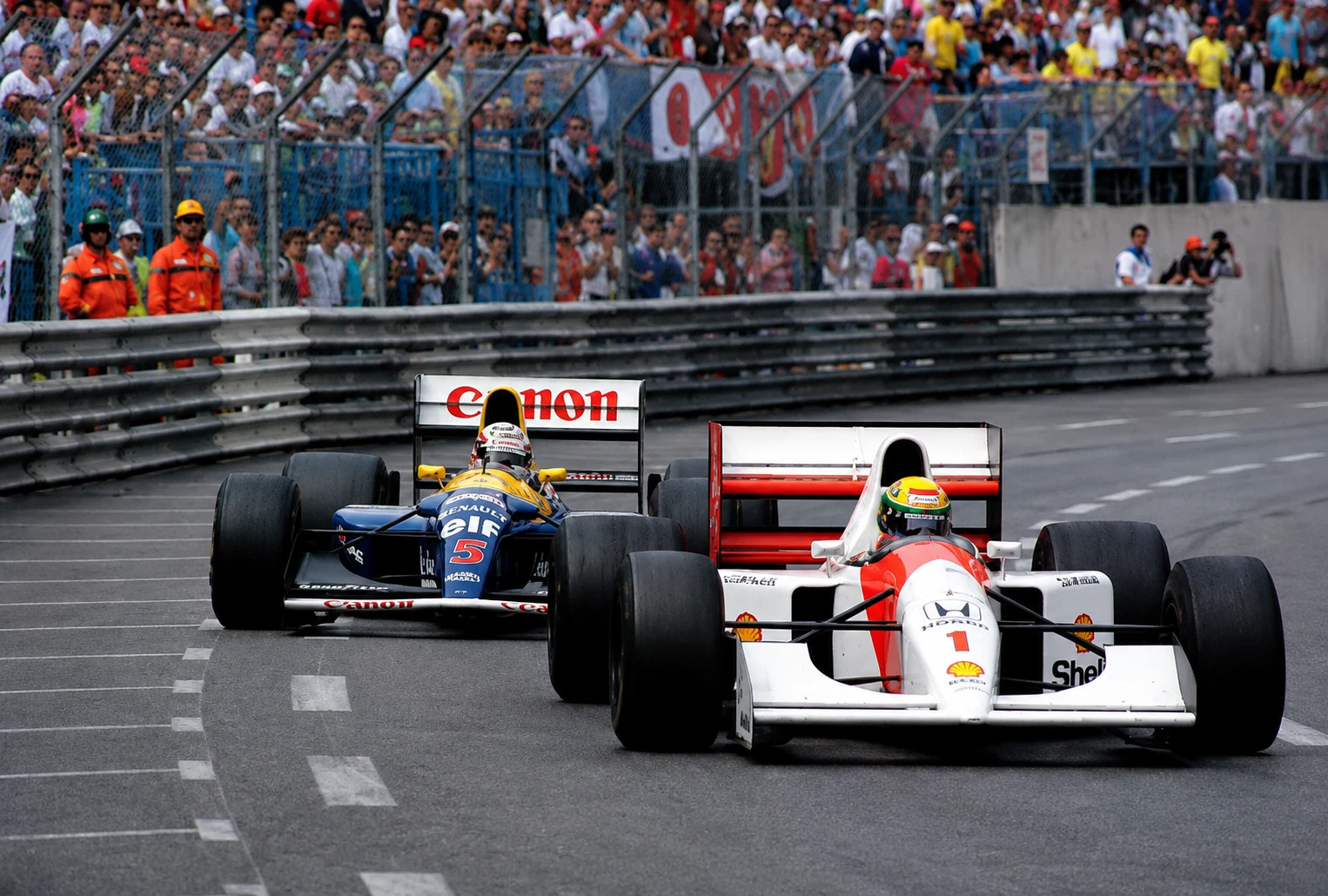 Ayrton Senna em sua lendária trajetória em Mônaco na F1