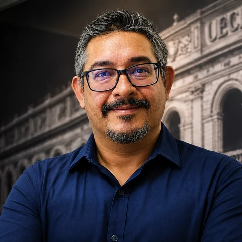 Ricardo Bastos, professor de Física e pesquisador de bancas de vestibular
